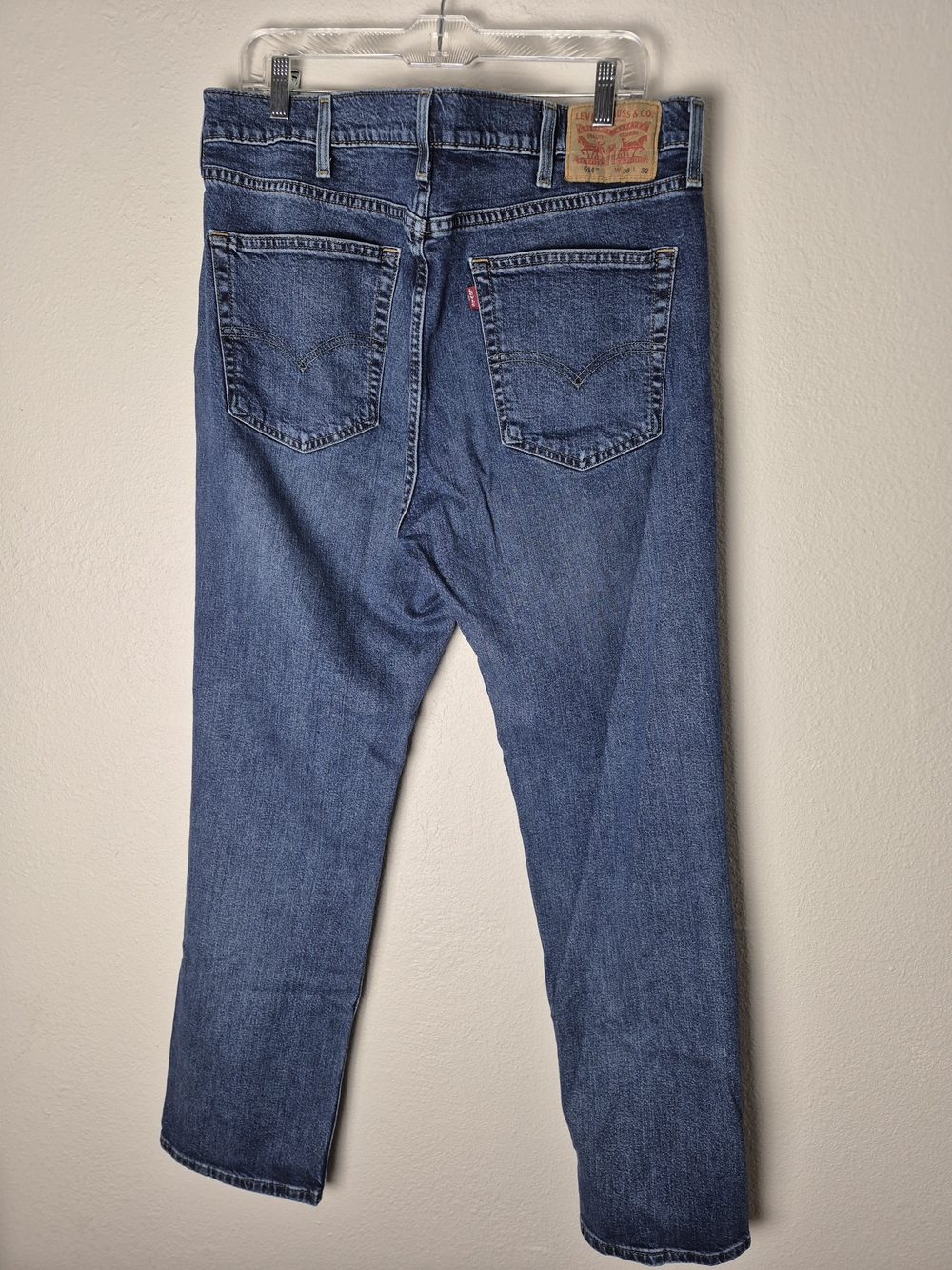 Levi's  514 Men's Straight Leg Jeans - Medium Blue Denim. Size L38 W32